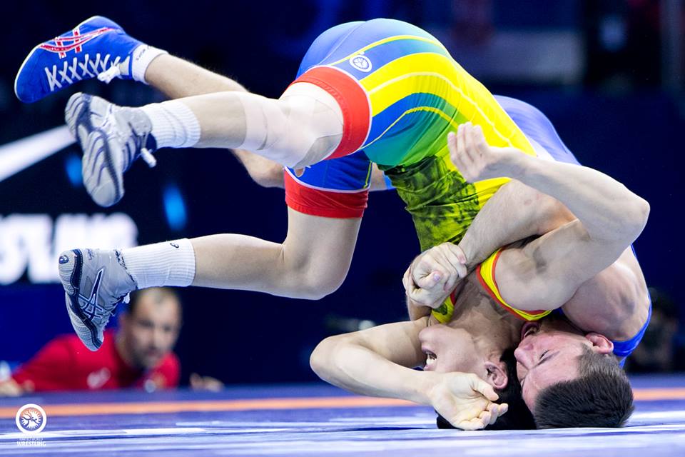 الەم چەمپيوناتىندا قوس بالۋانىمىز قولا مەدال ءۇشىن كۇرەسەدى