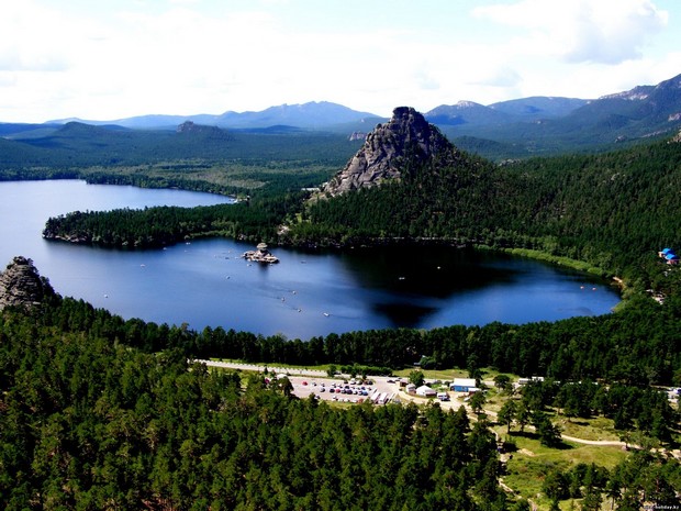 قازاقستانعا ساياحاتتايتىن ەۋروپالىقتاردىڭ ۇشتەن ءبىر بولىگى – پولياكتار