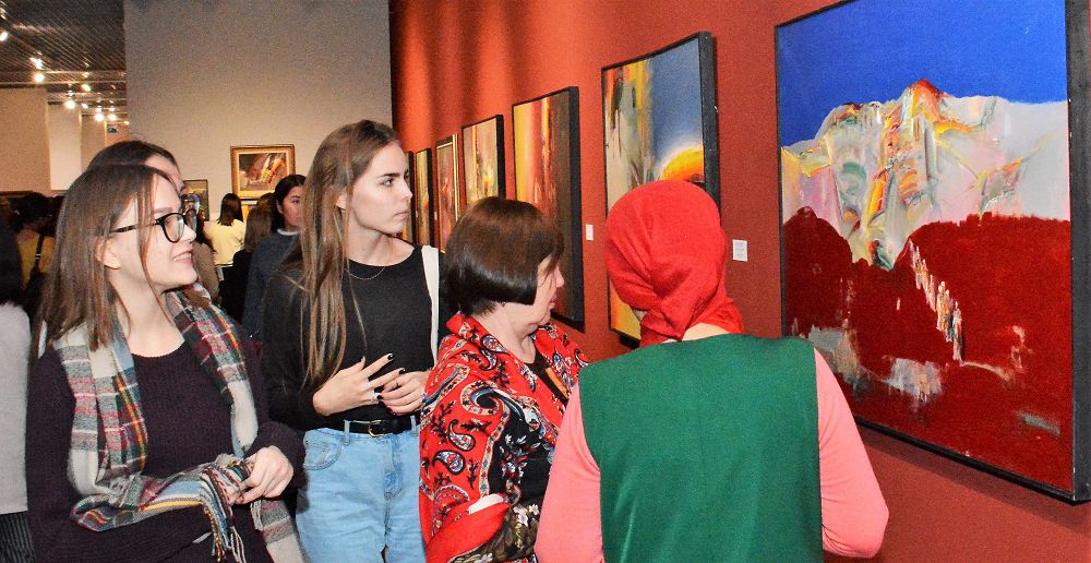 الپىس­باي قازعۇلوۆتىڭ «كوڭىل كوك­تەمى» اتتى كورمەسىنىڭ سالتاناتتى اشىلۋى بولدى