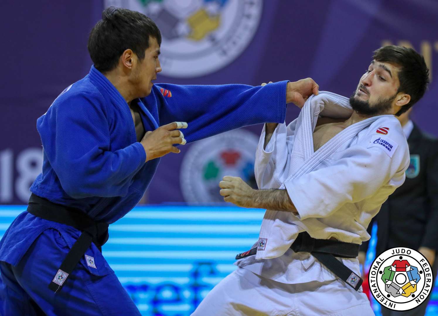 دزيۋدوشىلار ءابۋ-دابيدە ءۇش جۇلدە الدى