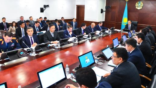 ۇكىمەتتە دەنساۋلىق جانە پەداگوگتىڭ مارتەبەسى تۋرالى كودەكس جوبالارى قارالدى