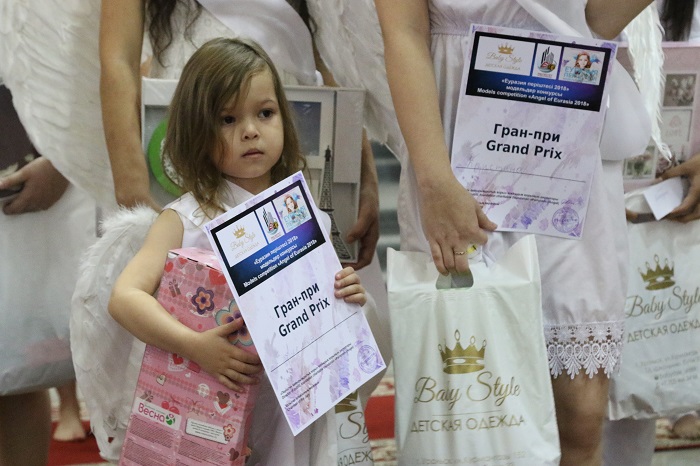 ورالدا «ەۋرازيا پەرىشتەسى 2018» اتتى كىشكەنتاي فوتومودەلدەر بايقاۋى ءوتتى