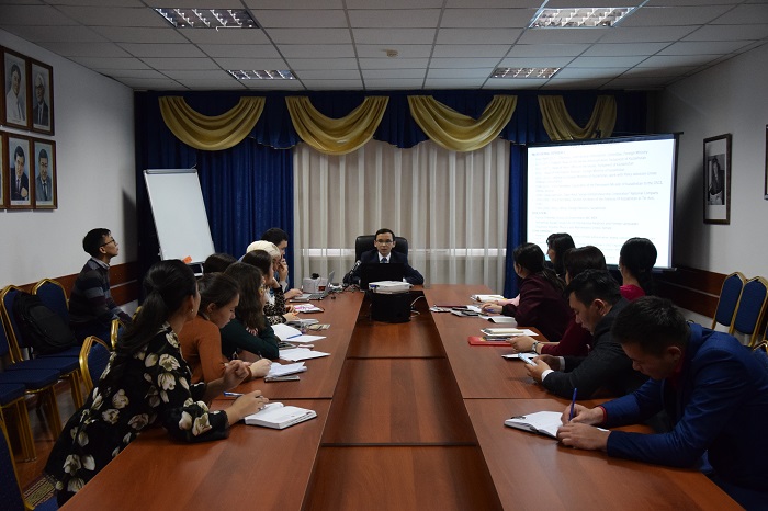 «ەگەمەن اكادەمياسىندا» ءسىم وكىلى تالعات جۇماعۇلوۆ ءدارىس وقىدى