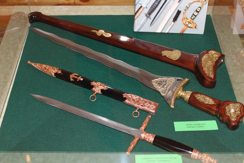 سولتۇستىك قازاقستاندا  سيرەك قارۋ-جاراق كورمەسى وتۋدە