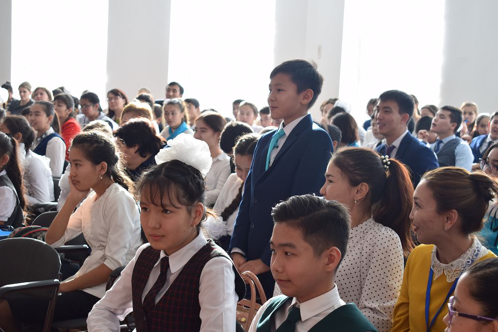 اقتوبە وبلىسىنىڭ بەلسەندى وقۋشىلارى «ادال ۇرپاق» ەرىكتىلەر كلۋبىنىڭ جيىنىنا قاتىستى