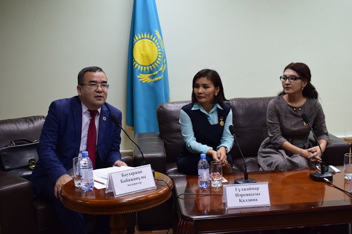 اقتوبە اقىندارى مەملەكەتتىك قىزمەتشىلەردىڭ شىعارماشىلىق الەۋەتىن دامىتۋعا ىقپال ەتىپ جاتىر