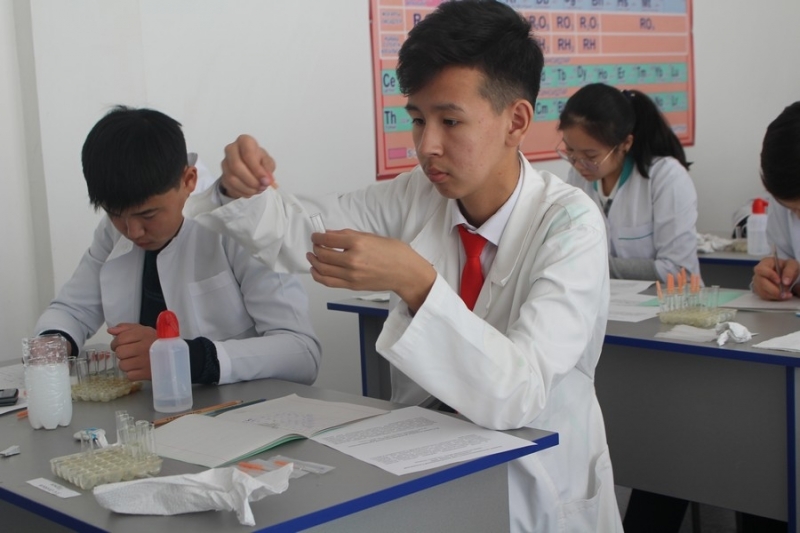 جەزقازعاندا جاس حيميكتەر اراسىندا رەسپۋبليكالىق وليمپيادا ءوتتى