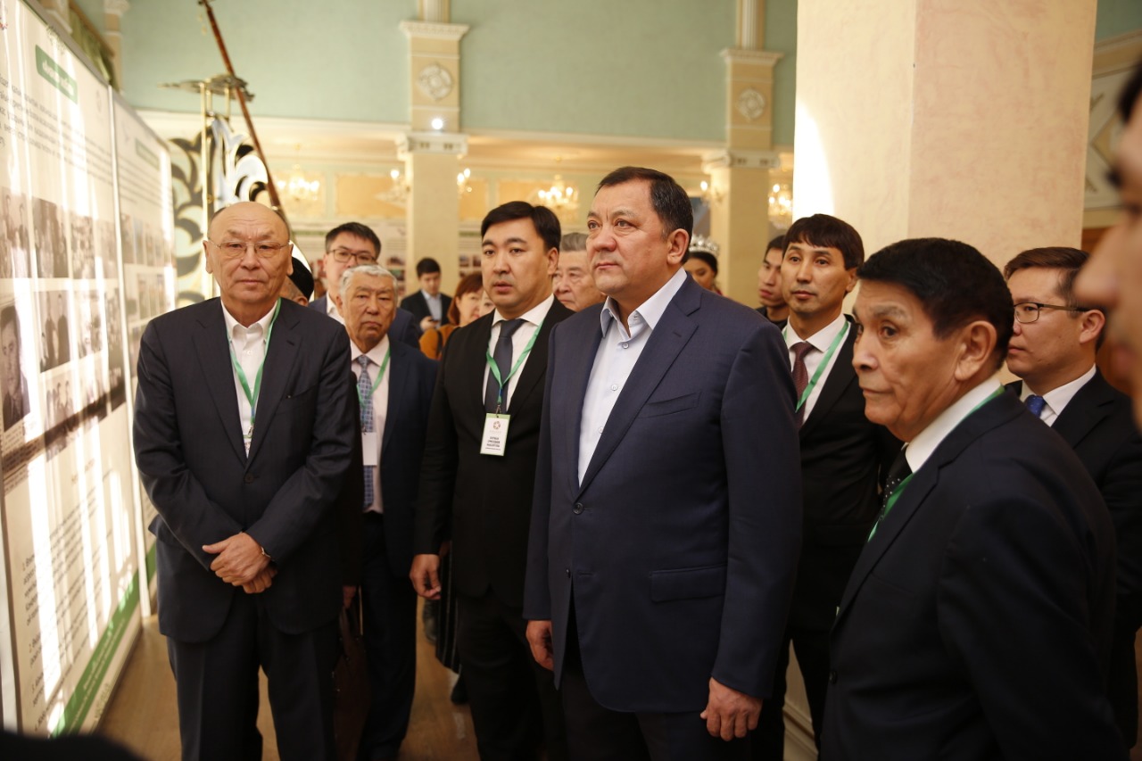 اتىراۋدا «ەلسانا» رۋحانيات  كلۋبى اقىلداستار القاسىنىڭ كەڭەيتىلگەن وتىرىسى ءوتتى