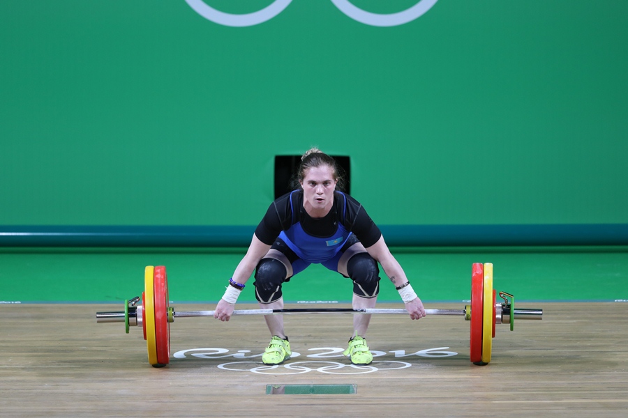 كارينا گوريچەۆا جۇلقىپ كوتەرۋ جاتتىعۋىندا قولا مەدال الدى