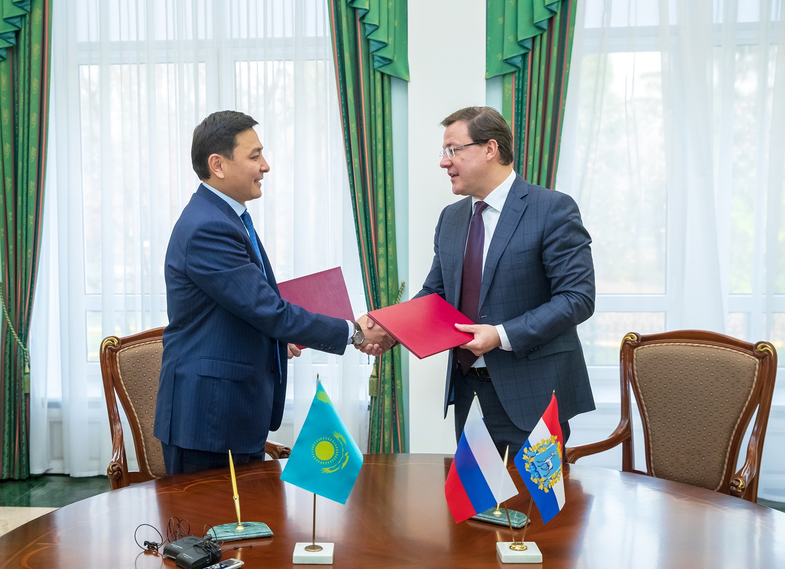 باتىس قازاقستان مەن سامارا: ارىپتەستىك تاعى ءبىر بەلەسكە كوتەرىلدى