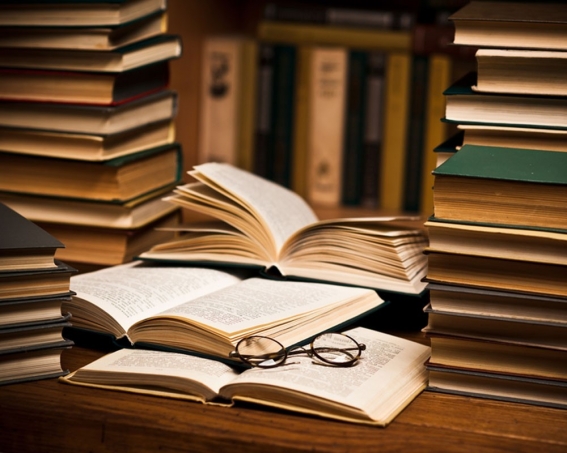 قازاق جازۋشىسى بۋكەر سىيلىعىنا ۇسىنىلدى