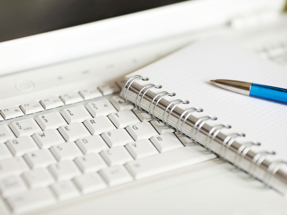 جۋرناليست نەگە دەرەكتى بۇرمالايدى؟