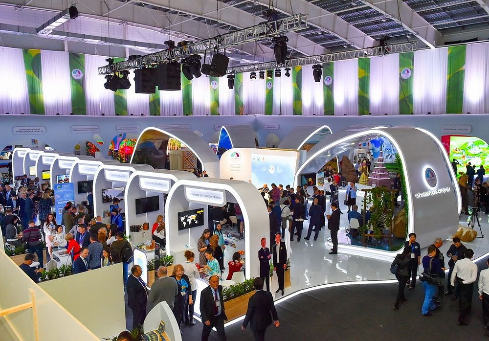 سولتۇستىك قازاقستاندا ەلباسى قوعامنىڭ بەلسەندى وكىلدەرىمەن كەزدەستى