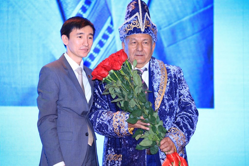 قوستانايدا جۋرناليست-جازۋشى  قايسار ءالىمنىڭ شىعارماشىلىق كەشى ءوتتى