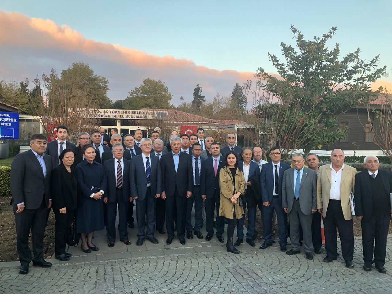 ىستامبۇلدا د.كالەتاەۆ شەتەلدىك قازاق ۇيىمدارىنىڭ باسشىلارىمەن كەزدەسۋ وتكىزدى