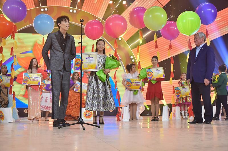 اقتوبەلىك قىز ديماش قۇدايبەرگەننىڭ لوندونداعى كونتسەرتىنە قاتىسادى