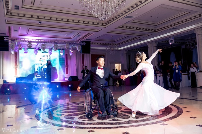 اتىراۋدا «1st Grand Ball Atyrau»  قايىرىمدىلىق بالى ءوتتى