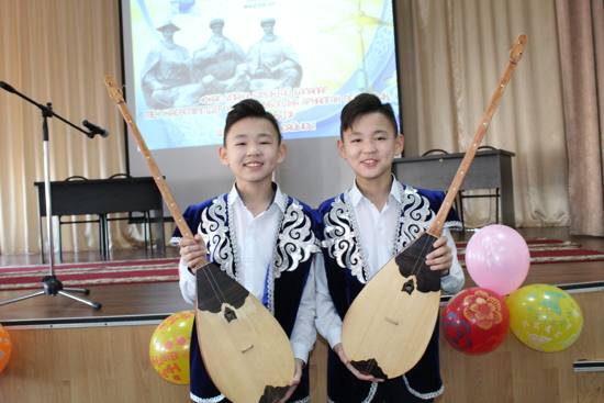 الماتىدا مەكتەپ وقۋشىلارى اراسىندا شەشەندىك ونەر بايقاۋى ءوتتى