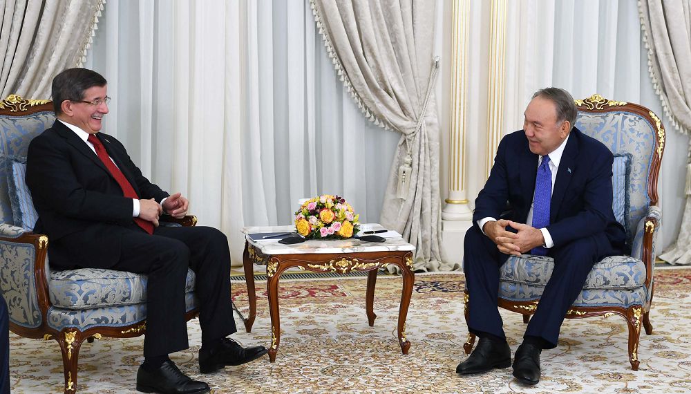 تۇركيانىڭ ەكس-پرەمەر-ءمينيسترىن قابىلدادى