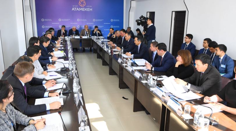 ب.ساعىنتاەۆ جامبىل وبلىسىنىڭ بيزنەسمەندەرىمەن كەزدەسۋ وتكىزدى