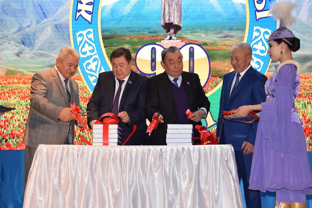 اقىندار مەن باتىرلار ەلىندەگى توي ءدۇبىرى