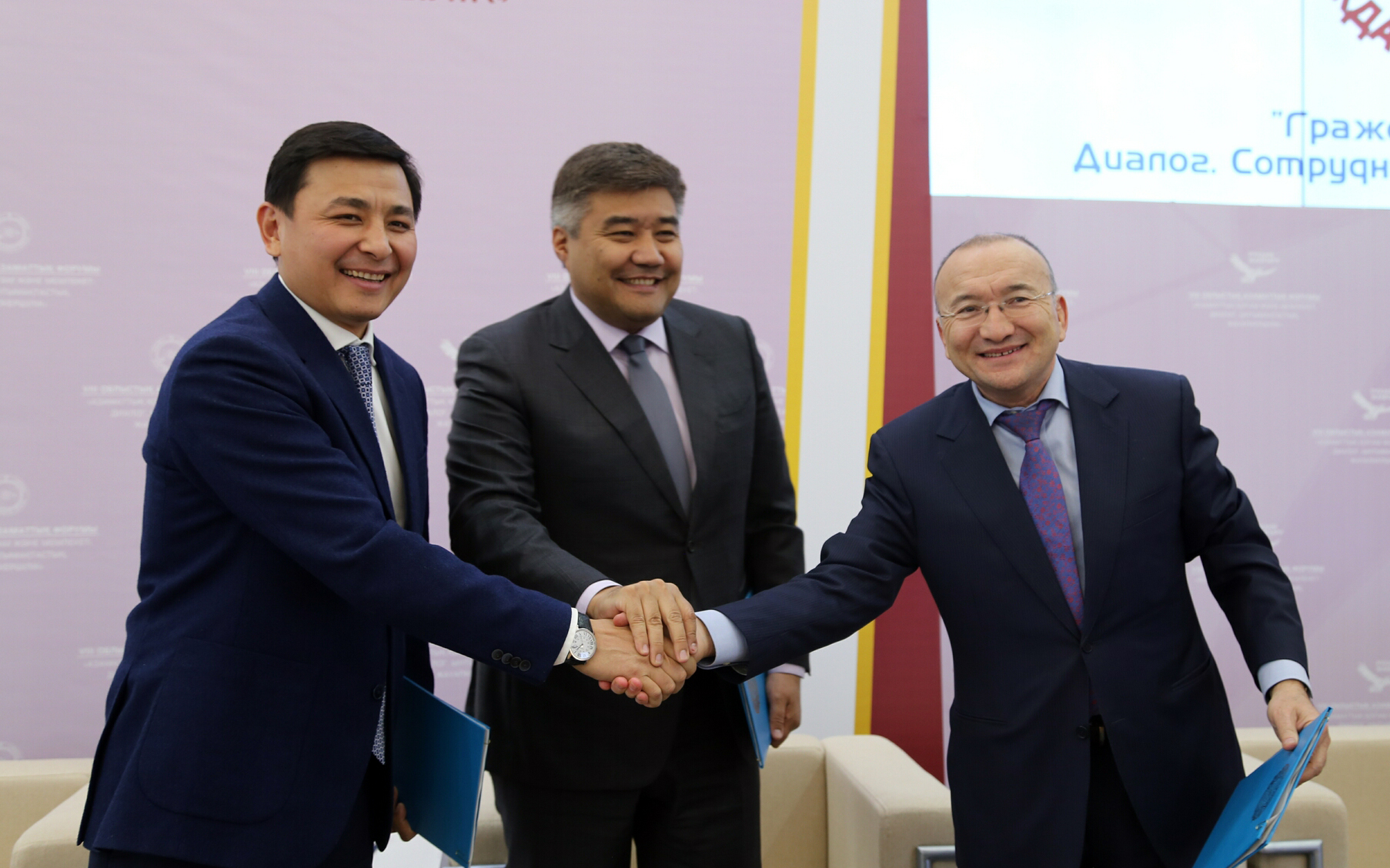 د.كالەتاەۆ باتىس قازاقستان وبلىسىندا ءوتىپ جاتقان ازاماتتىق فورۋمنىڭ جۇمىسىنا قاتىستى