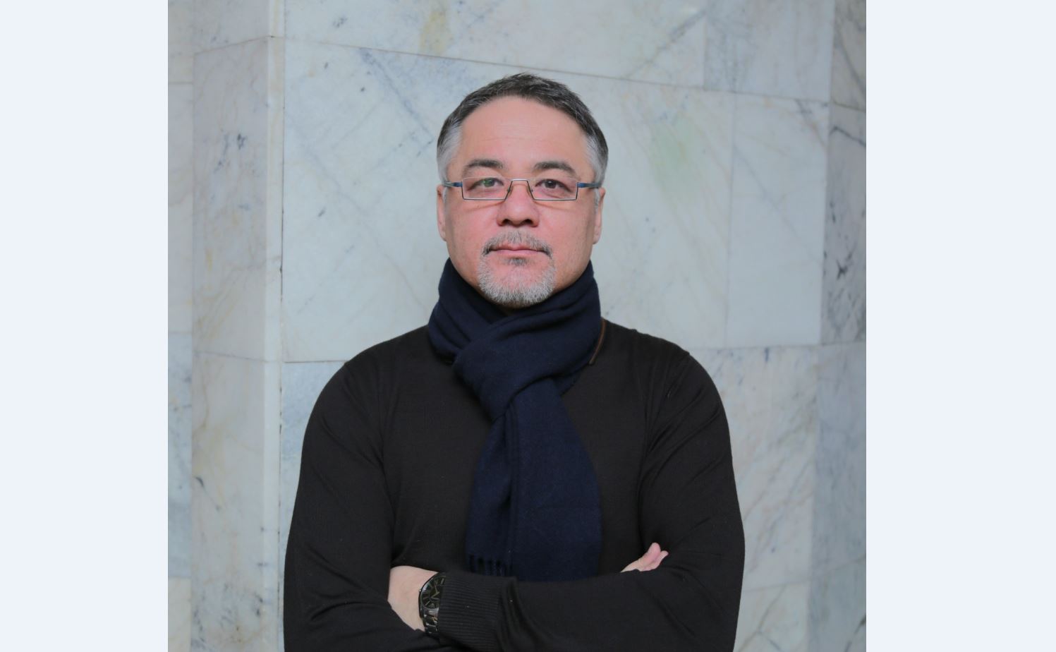 الماتىدا بەلگىلى ساحنا سۋرەتشىسى مۇرات ساپاروۆتىڭ كورمەسى ءوتتى