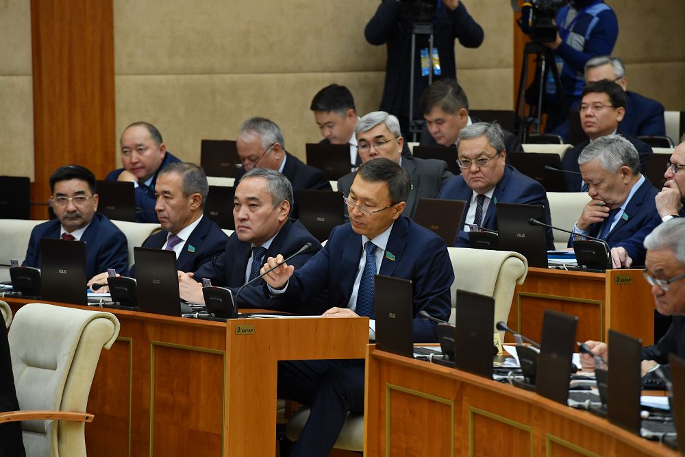 بىرعانىم ءايتىموۆا: كينويندۋسترياعا ايرىقشا نازار قاجەت