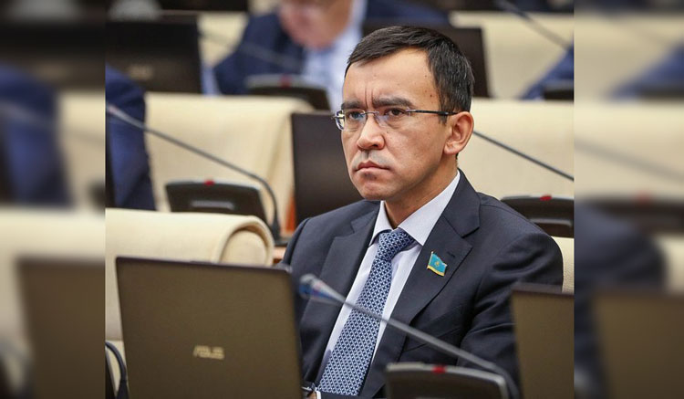 ماۋلەن اشىمباەۆ اۋىل ەڭبەككەرلەرىمەن كەزدەستى