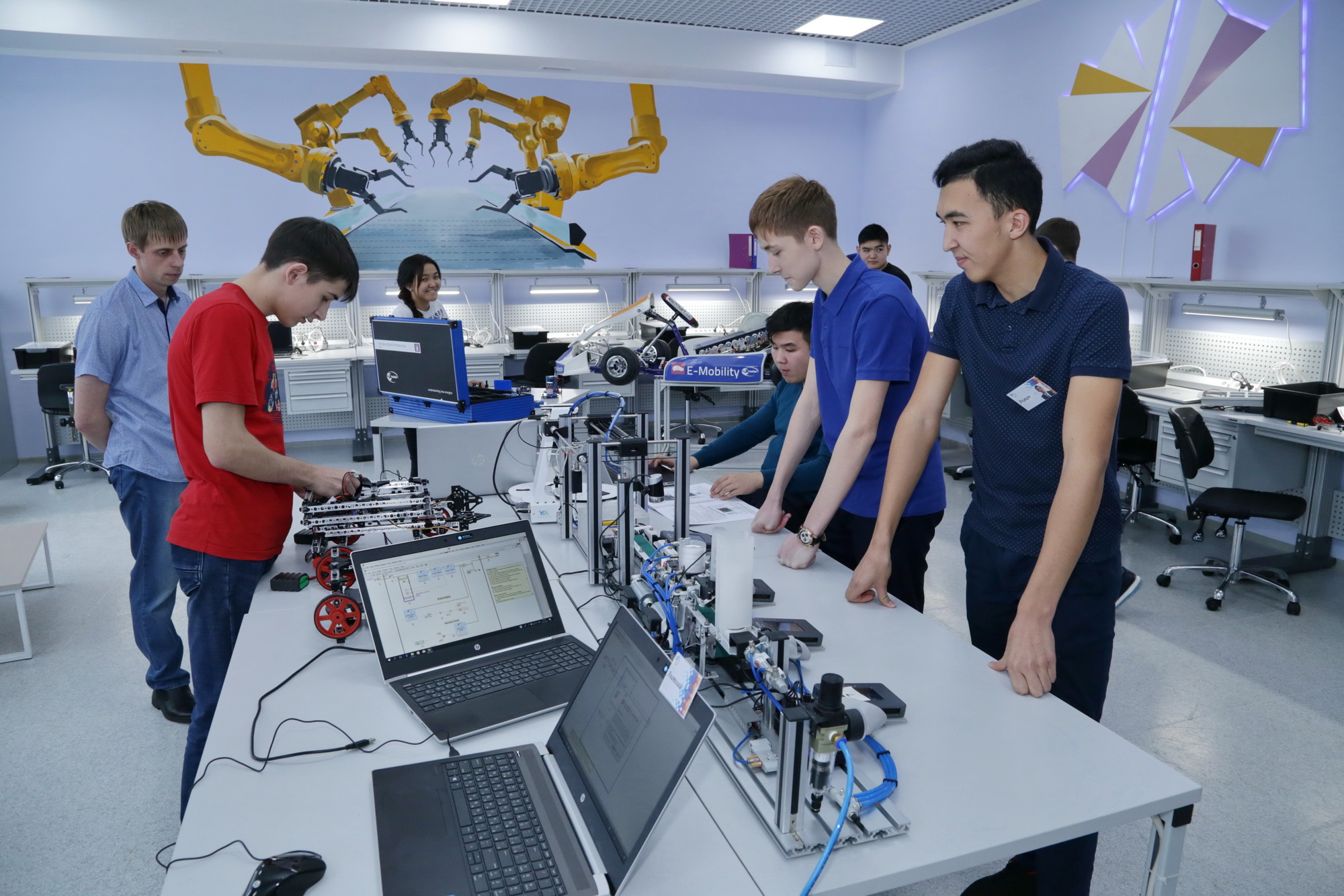 سولتۇستىك قازاقستاندا زاماناۋي وقۋشىلار سارايى اشىلدى