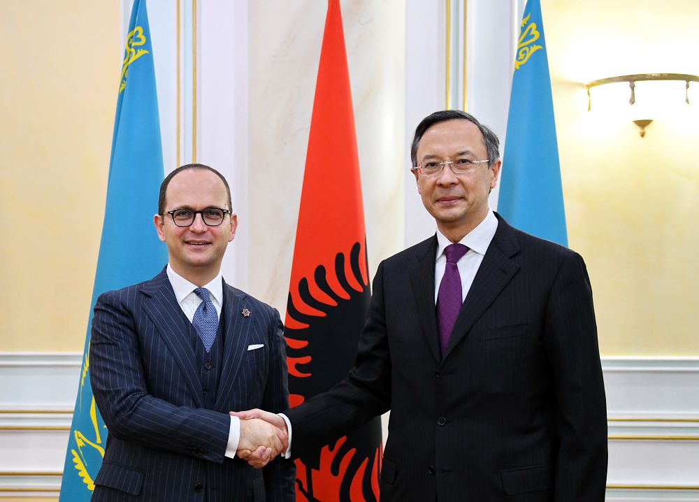 البانيانىڭ سىرتقى ىستەر ءمينيسترى قازاقستانعا العاشقى رەسمي ساپارمەن كەلدى