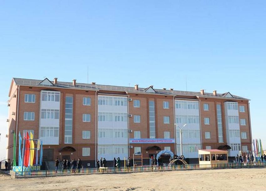 جاڭاقورعان اۋدانىندا 63 پاتەرلىك 2 كوپقاباتتى قىزمەتتىك تۇرعىن ءۇي پايدالانۋعا بەرىلدى