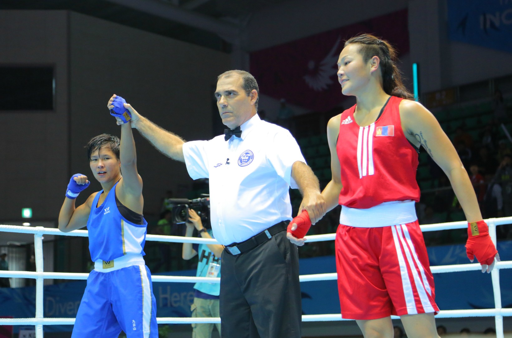 ەرتەڭ بوكستان شەشۋشى سايىستار باستالادى