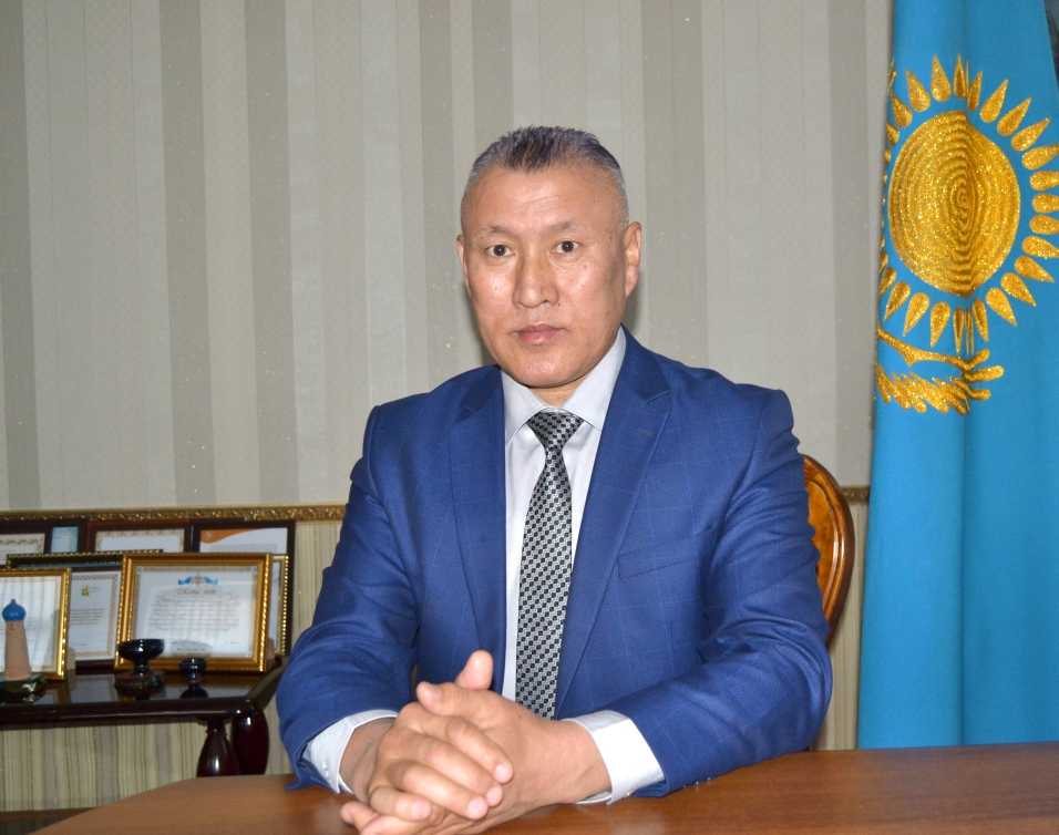 نۇربولات احمەتجانوۆ: كونە تاريح كومەسكى تارتپاسىن