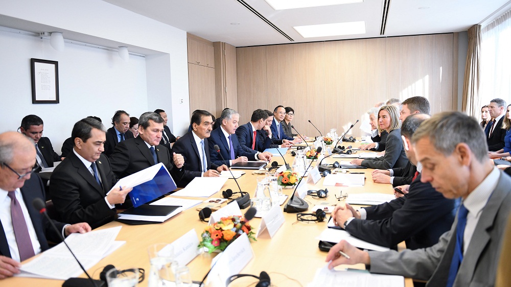 قايرات ءابدىراحمانوۆ ەۋرووداقتىڭ ورتالىق ازيا بويىنشا جاڭا ستراتەگياسىنا قاتىستى قازاقستاننىڭ ۇسىنىستارىمەن تانىستىردى