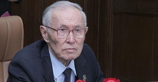 سەرىك قيراباەۆ: ءتول تاريحىمىزدىڭ تورگە وزعانى