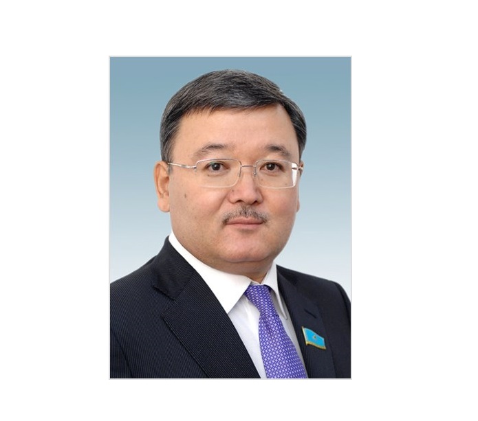 اسقار بەيسەنباەۆ: جاس ۇرپاقتى جاڭا جەتىستىكتەرگە جەتەلەيدى 