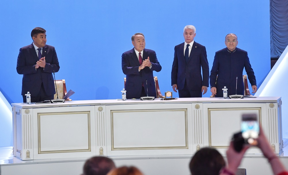 ەلباسىنىڭ قاتىسۋىمەن پلەنارلىق وتىرىس باستالدى