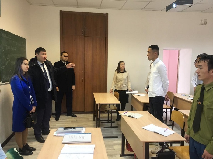 ماڭعىستاۋدا ستۋدەنتتەرگە مەملەكەتتىك قىزمەت كورسەتۋ ساپاسى تەكسەرىلدى