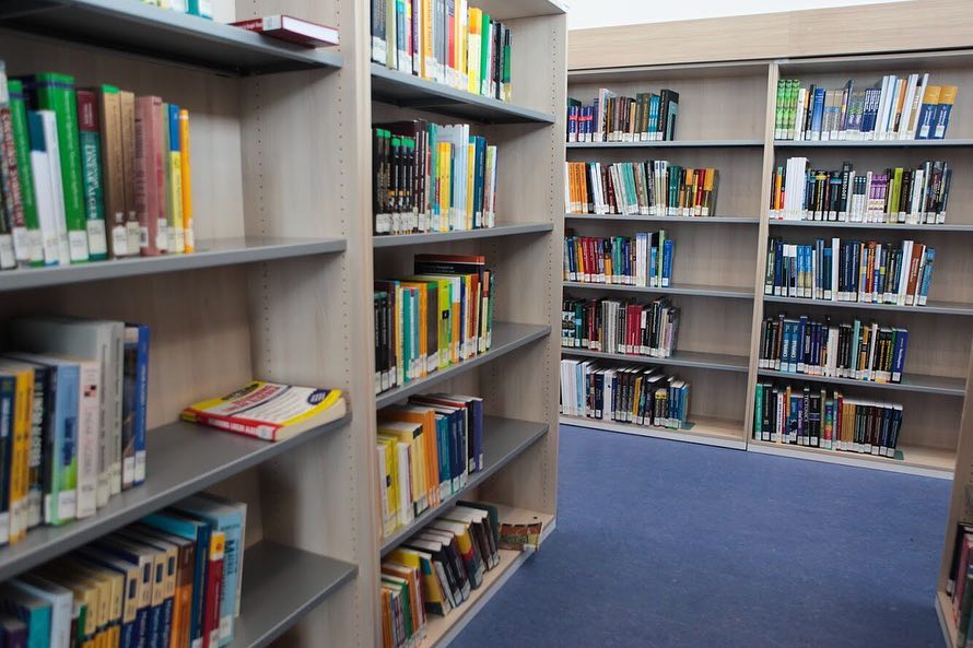 استانادا تاۋلىك بويى جۇمىس ىستەيتىن كىتاپحانا اشىلدى