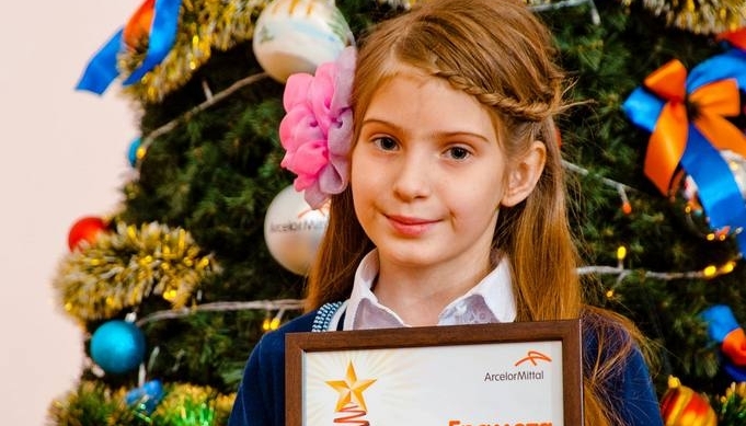 حالىقارالىق بايقاۋدا تەمىرتاۋلىق جاس سۋرەتشى  جۇلدەگەر اتاندى