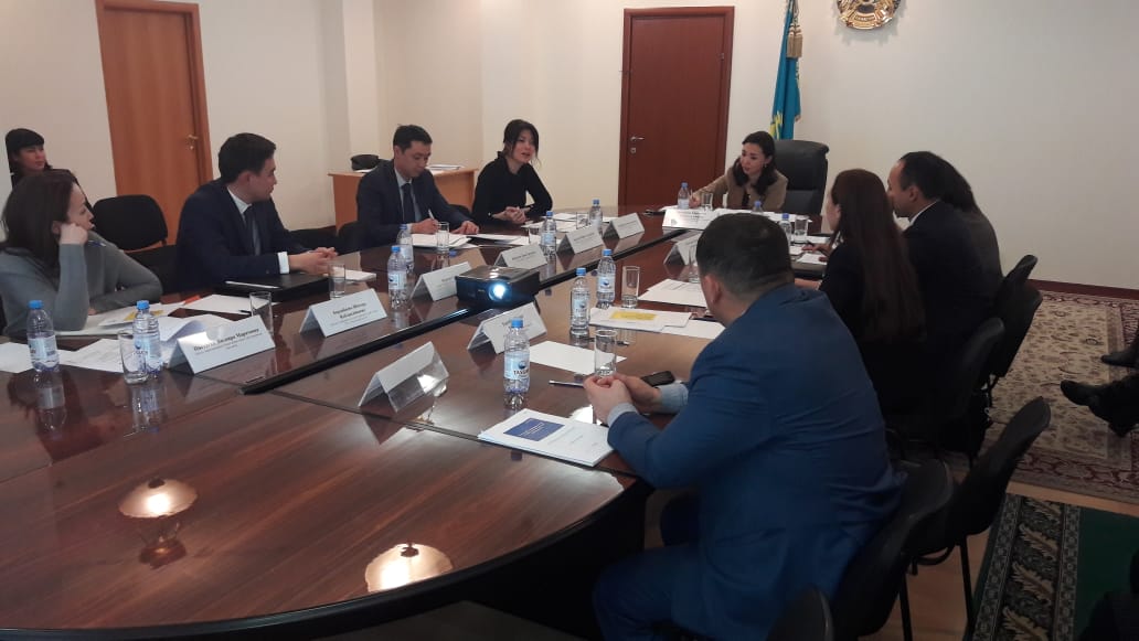 زياتكەرلىك مەنشىك سالاسىنداعى زاڭنامانى جەتىلدىرۋ بويىنشا دوڭگەلەك ۇستەل ءوتتى