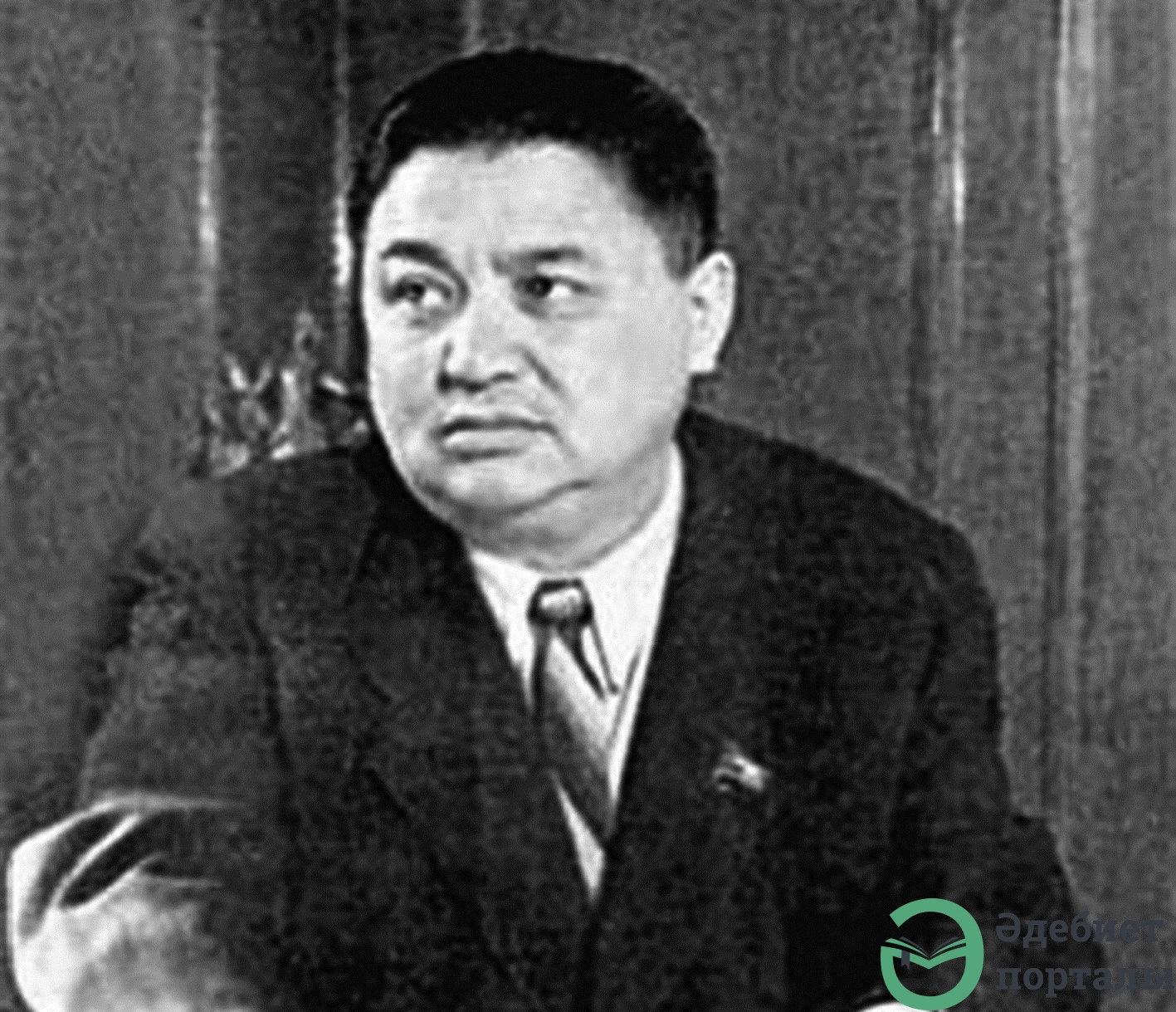 مەكتەپكە جۇمابەك تاشەنوۆ ەسىمى بەرىلدى