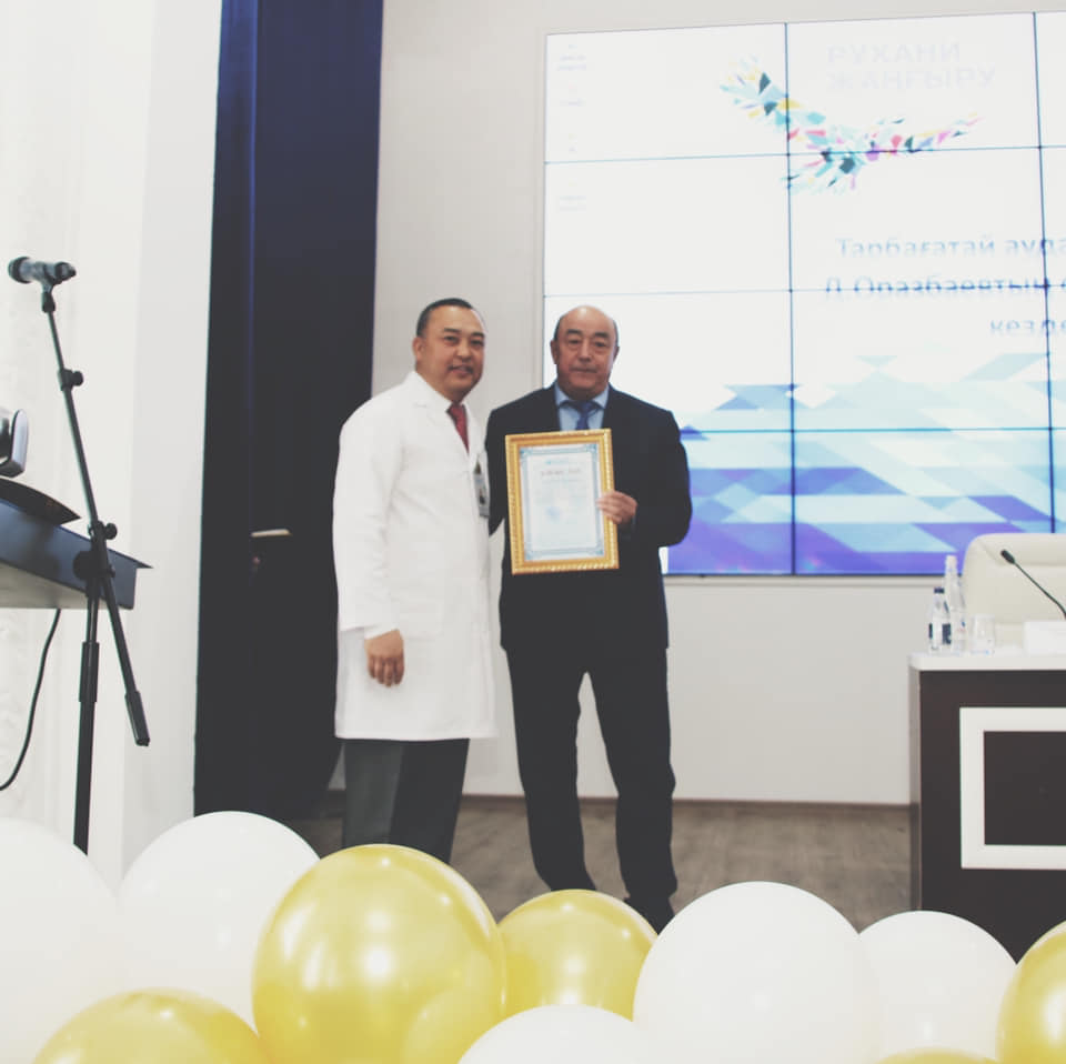 تارباعاتاي اۋدانىنىڭ اكىمى  سەمەيلىك جاستارمەن كەزدەستى