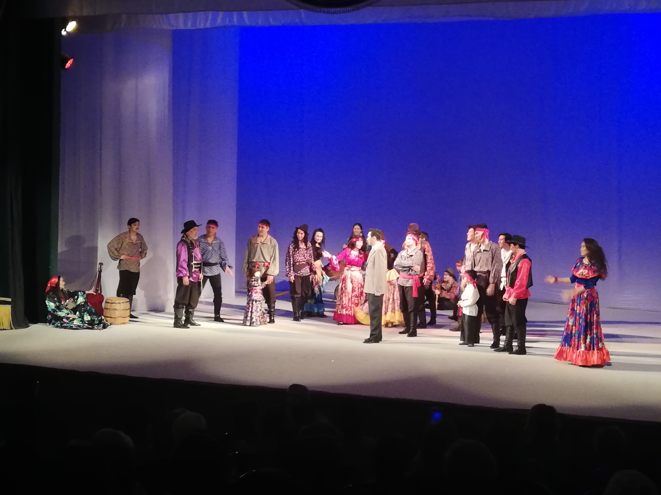 قوستاناي وبلىستىق قازاق دراما تەاترى ءشامشى تۋرالى سپەكتاكل قويدى