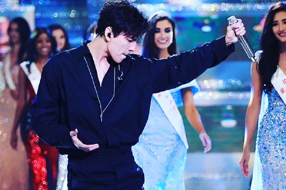 «الەم ارۋى-2018» بايقاۋىندا ديماش قۇدايبەرگەن قا­زاق­شا ءان سالدى