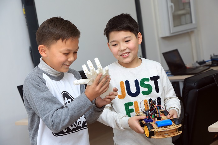 قىزدار ۋنيۆەرسيتەتى روبوت قۇراستىراتىن ستارتاپ جوبالار جاسايدى