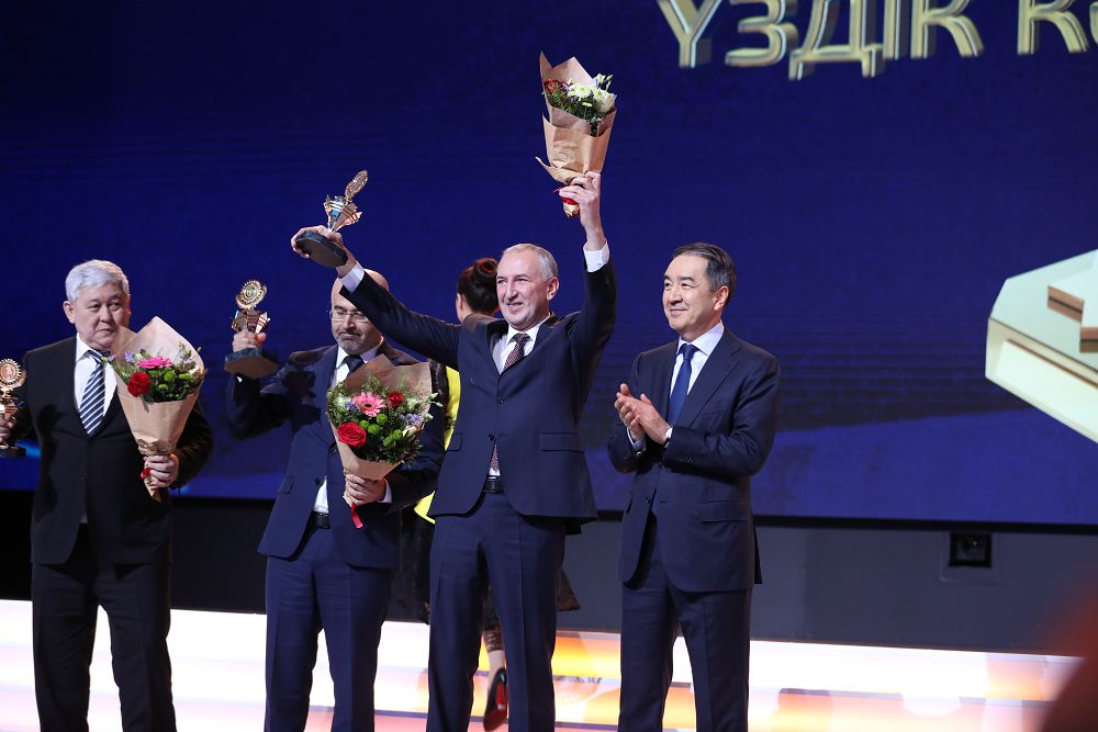 باقىتجان ساعىنتاەۆ بيزنەستىڭ ۇزدىك وكىلدەرىن ماراپاتتادى