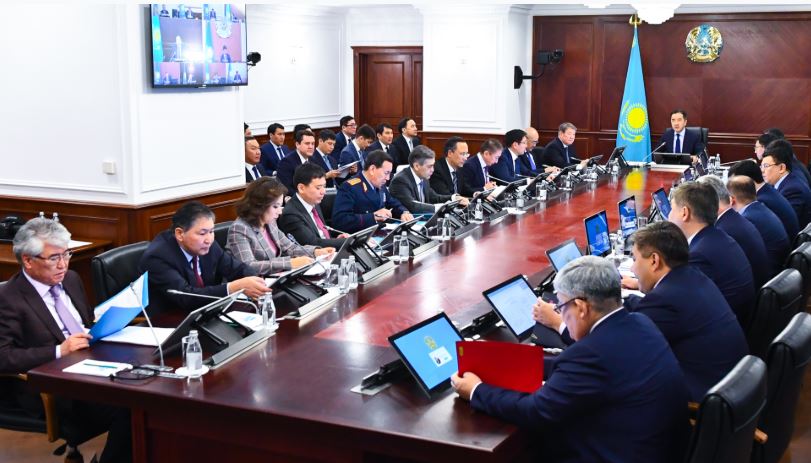 ۇكىمەتتە جەكەشەلەندىرۋدىڭ كەشەندى جوسپارىن ورىنداۋ بارىسى قارالدى