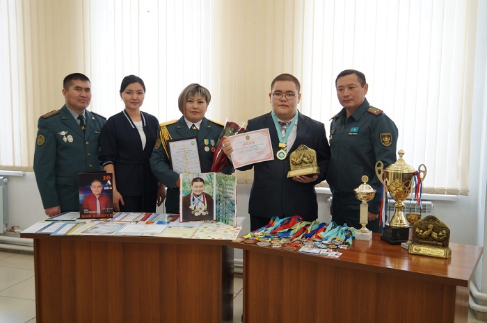 سەمەيدەگى  «شىعىس» وڭىرلىك اسكەري قولباسشىلىعى ارنايى كەزدەسۋ وتكىزدى